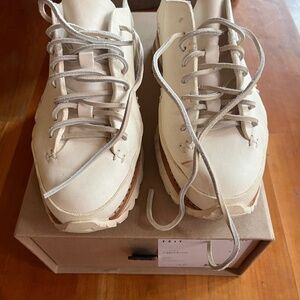 FEIT LUGGED RUNNER  WHITE Size 39